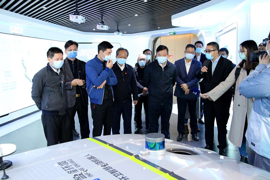 佛山市市长朱伟率队视察指导MK体育环境复工抗疫工作，多款环卫消毒设备助力全国抗疫获赞！
